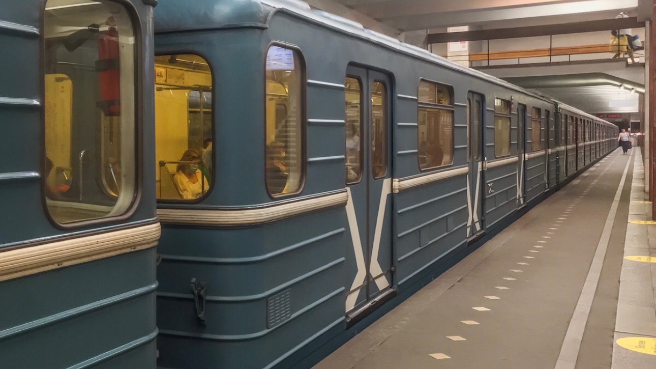Замоскворецкая линия. Поездка на метровагоне 81-714.5 ЛВЗВМ от Павелецкой до Каширской