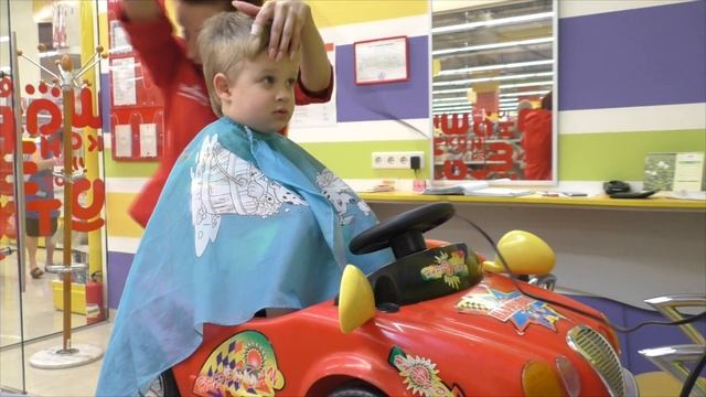 ★VLOG Стрижка в детском магазине игрушек АНТОШКА Новая прическа Ромы New Hairstyle In Shop Antoshka