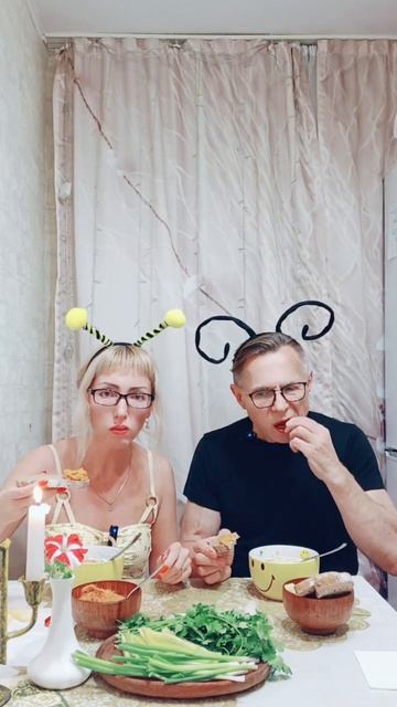 Чечевичный суп😋😋😋,фрагмент мукбанга
