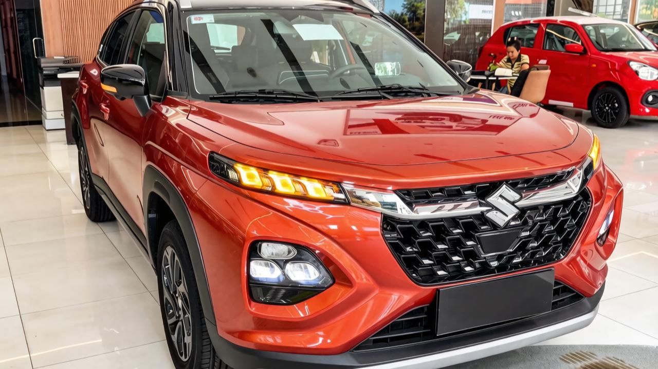 SUZUKI Fronx 2026 года. Один из лучших бюджетных гибридных кроссоверов. Обзор автомобилей