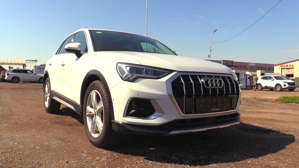 2021 Audi Q3 35 TFSI. Обзор (интерьер, экстерьер, двигатель).