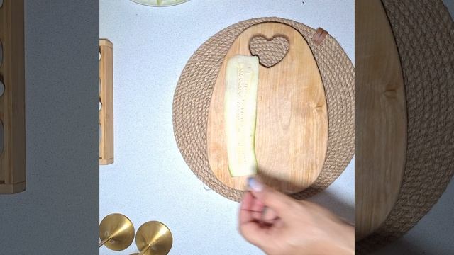 Рулетики из кабачков с фаршем в духовке.