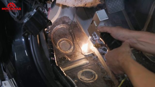 Лазерная чистка FABTEC против ржавчины на машине