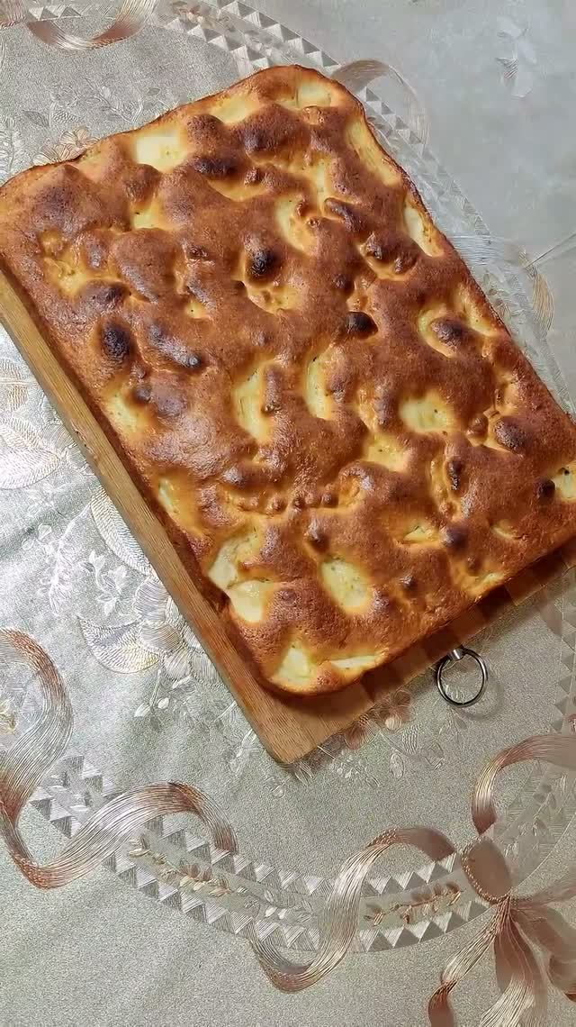 Шарлотка за 30 минут: простой и вкусный рецепт