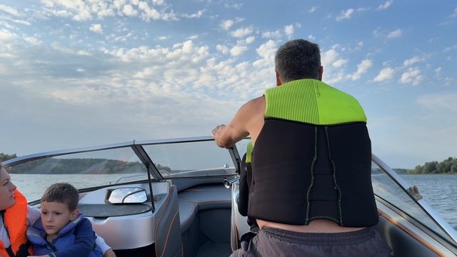 Водная прогулка на катере по Можайскому водохранилищу. Впитываем окружающую красоту