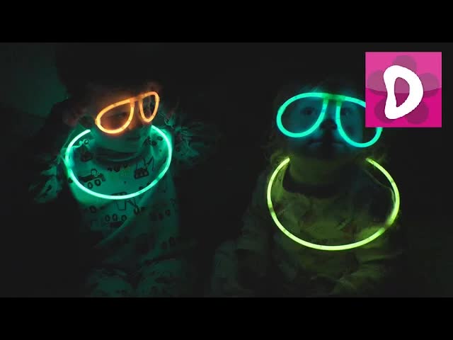  Распаковка Очки и Ожерелья Светятся в Темноте Интересное видео детям Glow Eye Glasses Diana Show
