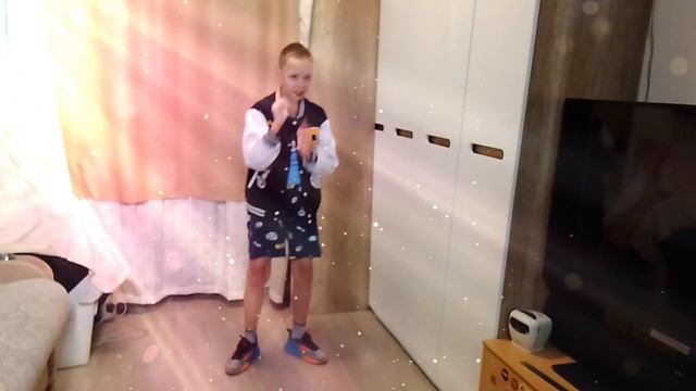 Я ЕМ ХОККЕЙ НА ЗАВТРАК ( клип на 5 подписчиков) !!!!