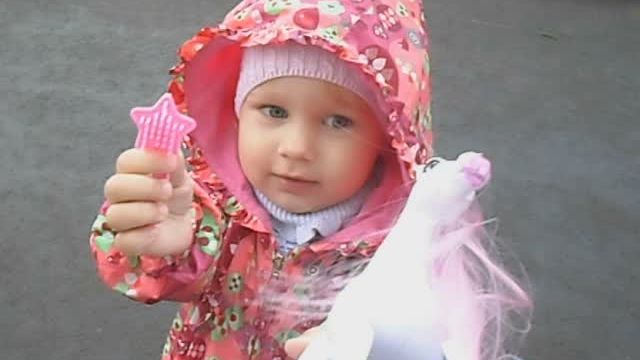 Новая игрушка Алисы пони которая умеет ходить !