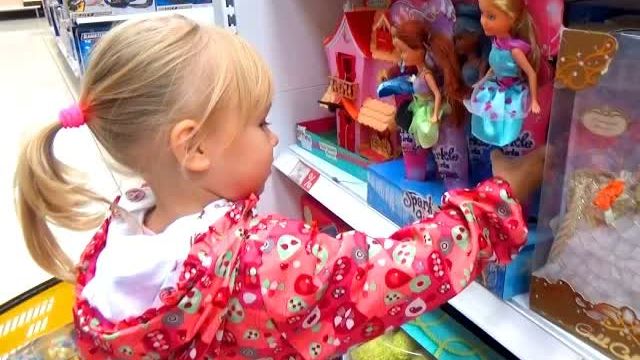 Алиса покупает подарок для подружки Алины!!! Frozen Ever After High Masha And The Bear Toy