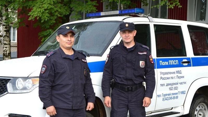 В Перми сотрудники патрульно-постовой службы полиции спасли девушку, упавшую с моста в реку