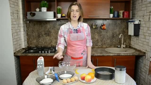 Рецепт пышной шарлотки с яблоками и апельсинами, простой способ приготовить в духовке и на сковороде