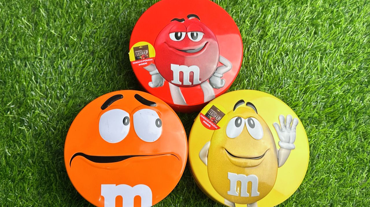 Удовольствие на несколько минут: 3 радужные ванночки с конфетами M&M's и волшебной слизью