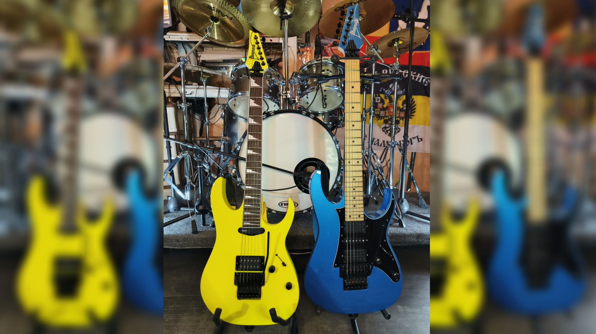 Ibanez Genesis Collection RG550-EB VS RG565R-DY