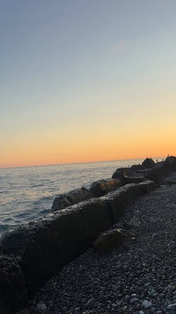 🌊 Море напоминает, насколько велик Бог…