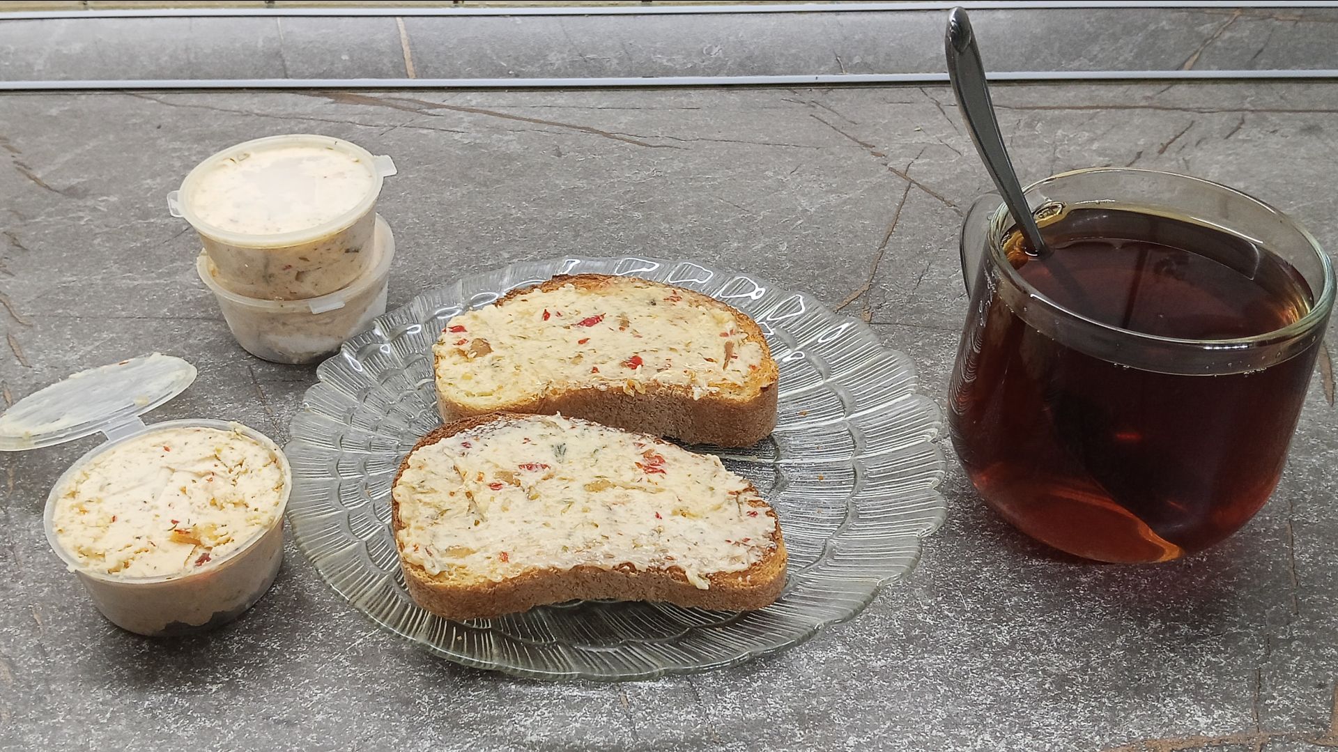 КАК СДЕЛАТЬ СЛИВОЧНОЕ МАСЛО ВКУСНЕЕ И ИНТЕРЕСНЕЕ. РЕЦЕПТ ОСТРО СЛАДКОГО МАСЛА #рецепт