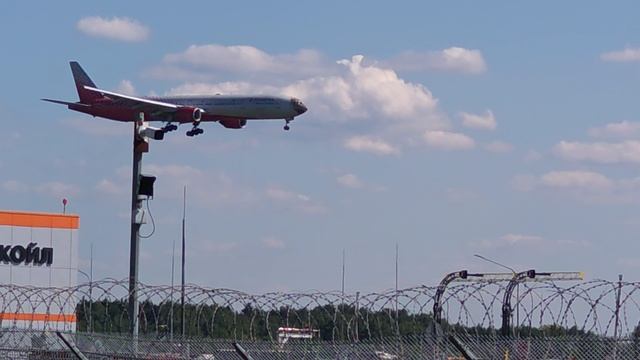 Boeing 777-300 Rossiya Airlines 