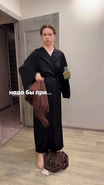 арт из спортмастера: купальник 135242JSS-T4 брюки 142606PR0-01