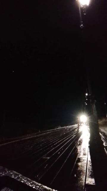 Вечерний Поезд. 🚇 25. 08. 26. 21:21.