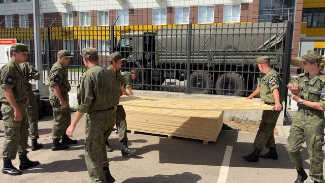 АГУ направил очередную партию гуманитарной помощи участникам СВО