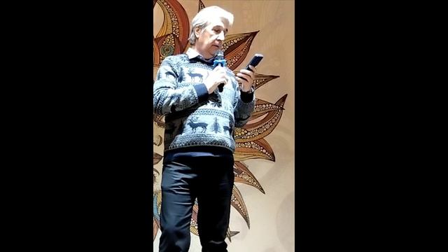 Дмитрий Бочаров читает свои стихи
