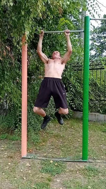 Подтягивание на турнике 64