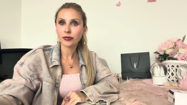 Распаковка косметики 2026 и уход за лицом. Новые ароматы 2026 (Viktoriya Gorbatyuk)