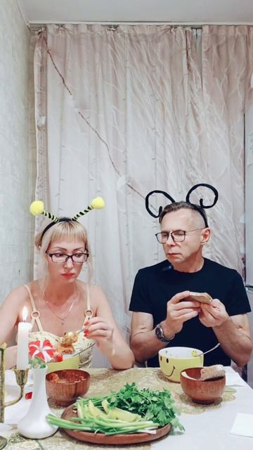 Чечевичный суп😋😋😋,фрагмент мукбанга