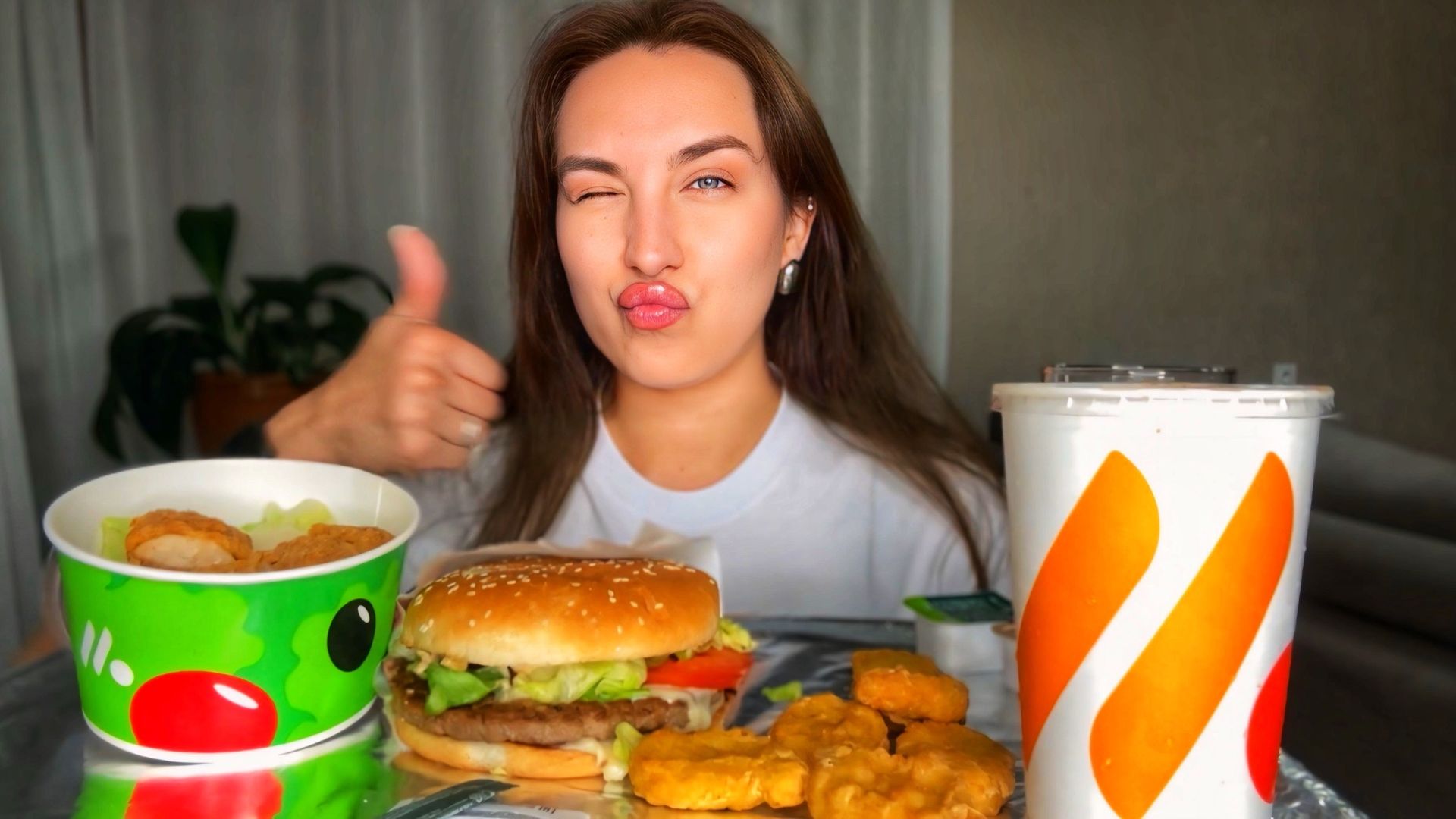 БИГ ТЕЙСТИ + ЦЕЗАРЬ + НАГГЕТСЫ 🍔 МУКБАНГ ВКУСНО И ТОЧКА | FOODARY MUKBANG не ASMR