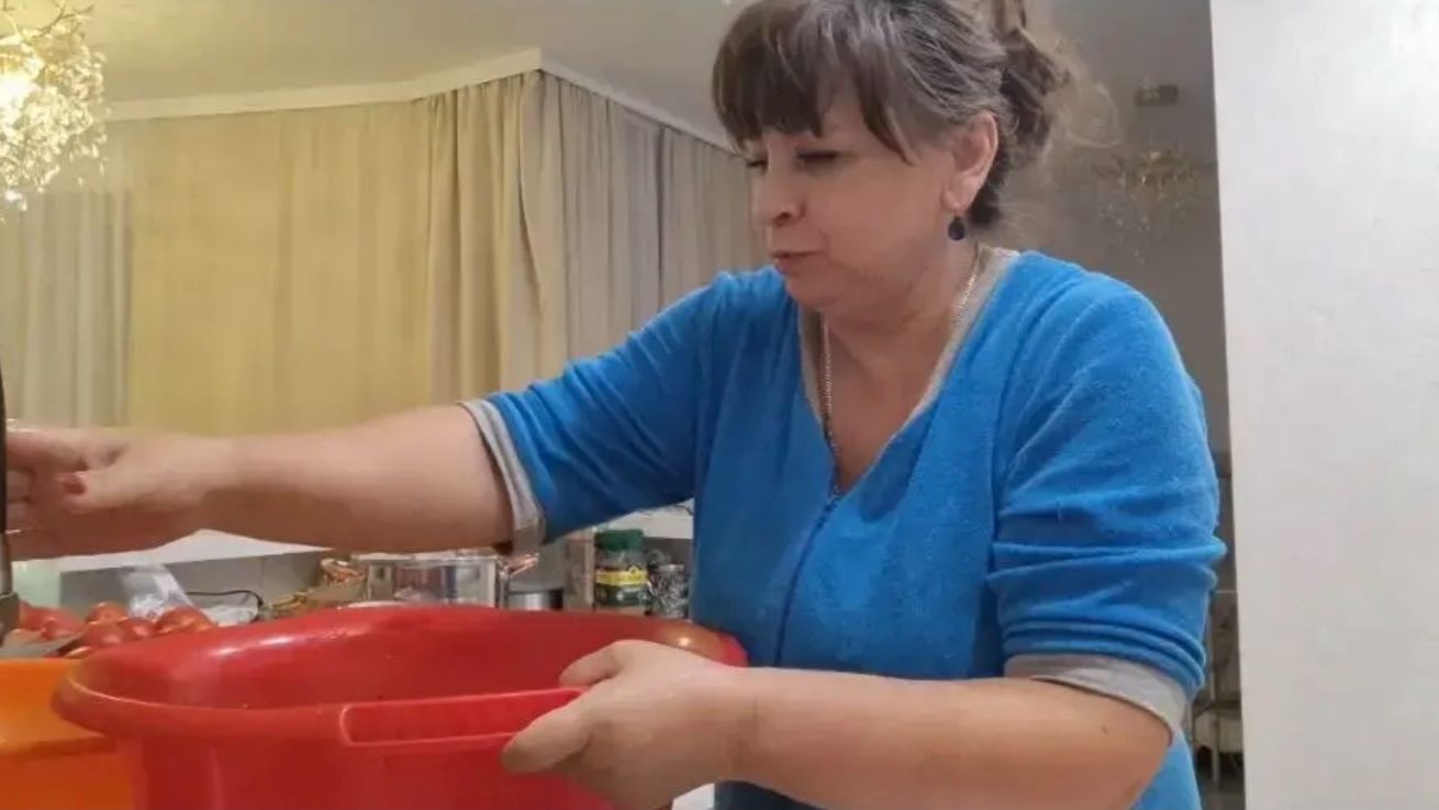 Запасы на зиму. Компот из кабачка. Резанные помидоры без кожи в томате. Как это было?