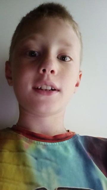 да-да я не буду сниматься пока вы не наберёте хоть три просмотра наберите пожалуйста 🥺