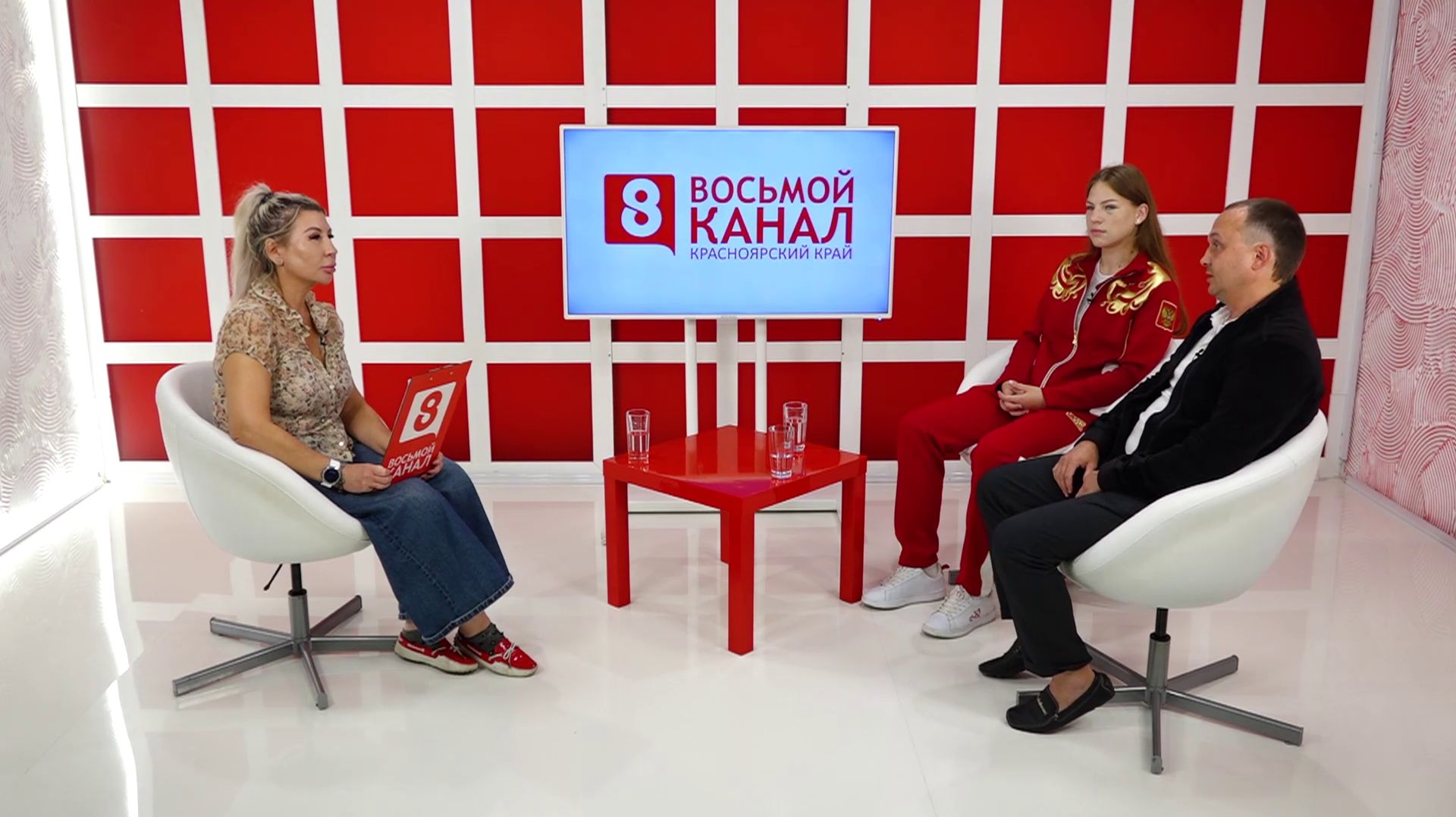 Интервью на 8 канале. Галина Орлова, Евгения Зеленова, Дмитрий Нижегородцев.