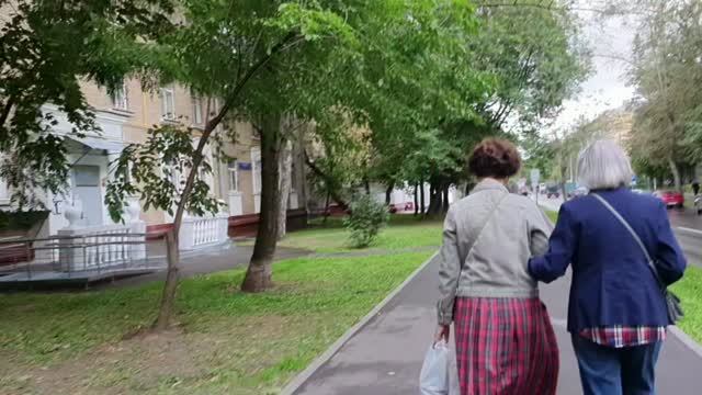 Вновь бросила дачные дела и в Москву - по поликлиникам