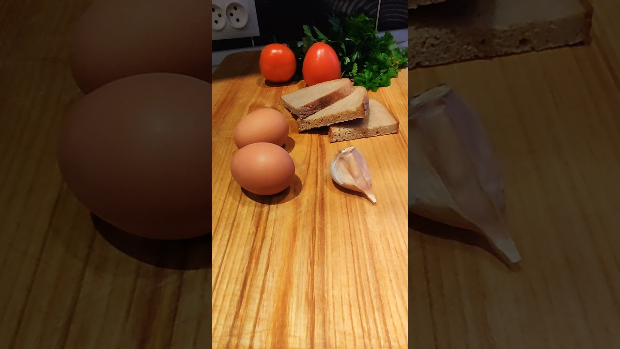 Бутерброды с яйцом и чесноком
