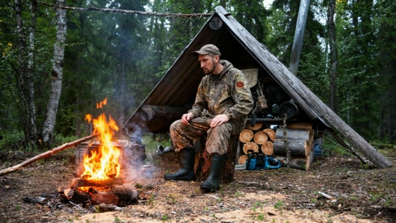ФИАСКО !ЧУТЬ НЕ СЖЁГ КАРАКАТ. МЕДВЕДЬ ПРИШЁЛ К ИЗБЕ. ИЗБА ГЛУХАРИНАЯ.