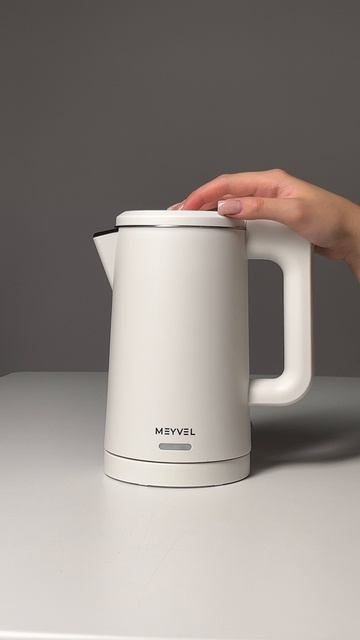 Электрический чайник MEYVEL MKE-03T White: компактный и стильный.