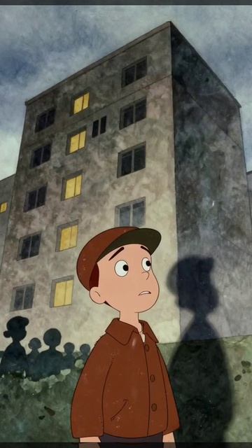 Серый бетон. Девять этажей. История в камне. 🏢