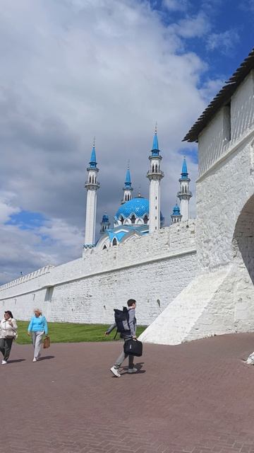 Все в Кремль!