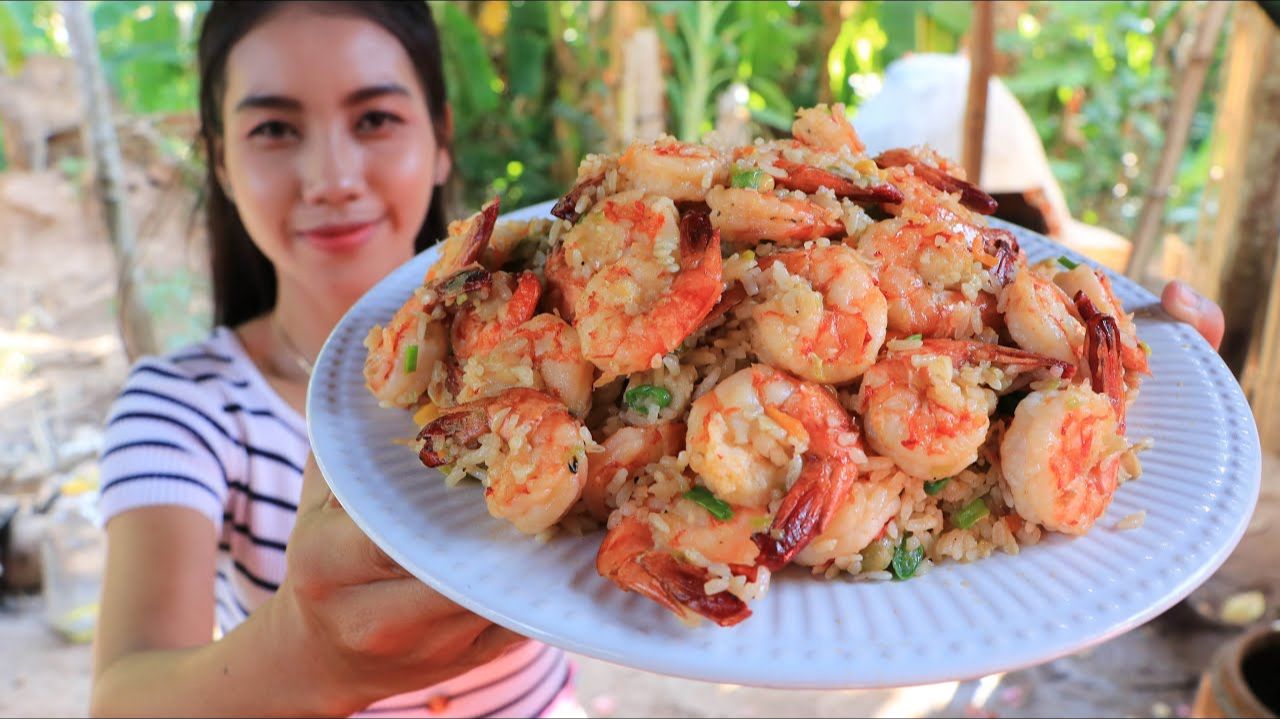 Рецепт вкусного риса, жареного с креветками