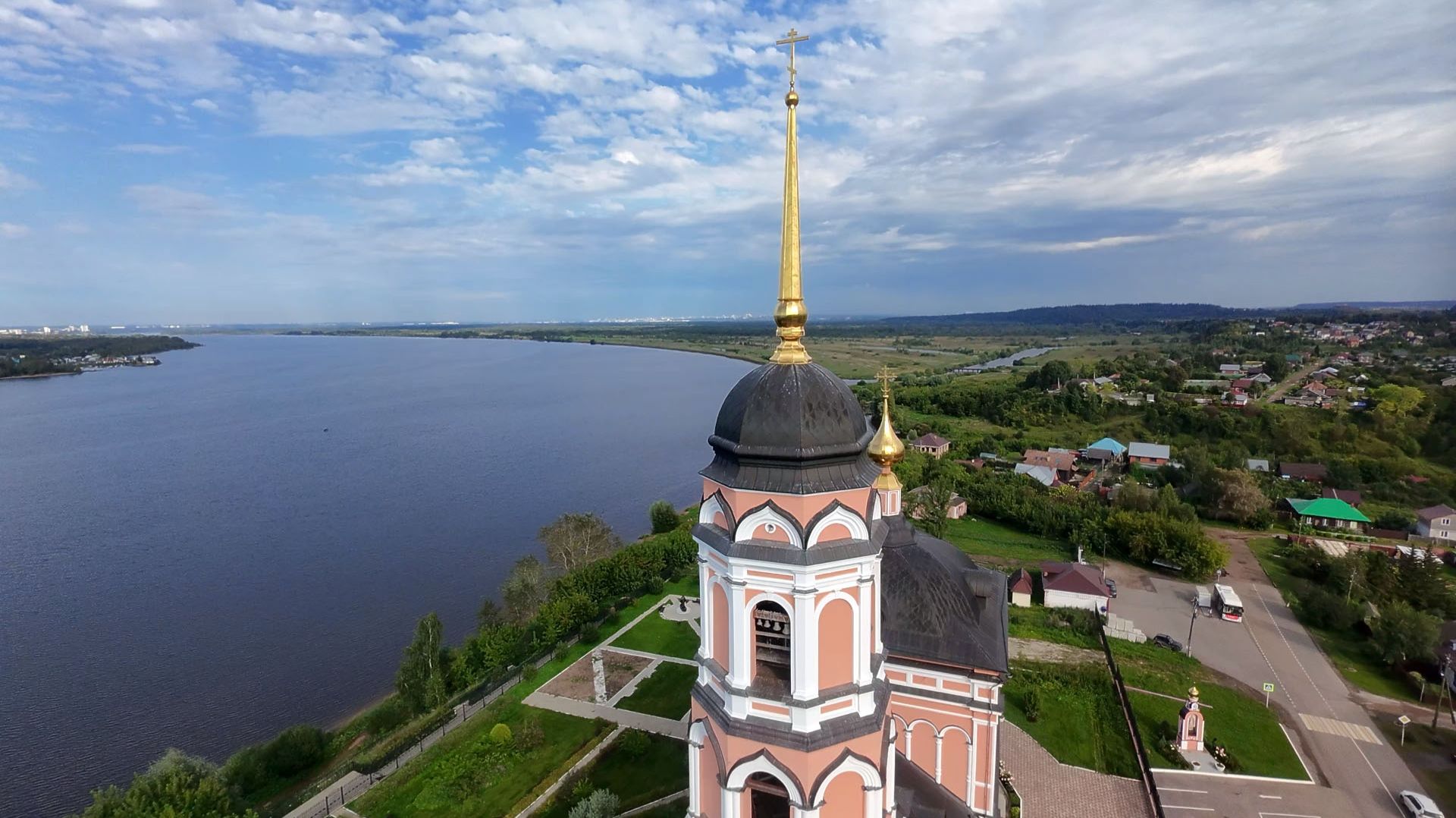 Церковь на берегу Камы
