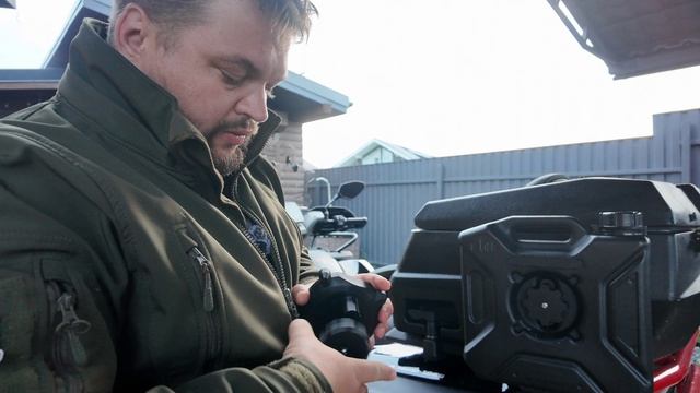 Крепления канистр на кофр Loncin 1000 Land Tracker — разработал под штатную геометрию