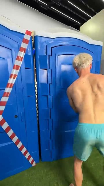 Когда туалет занят ! 🚽