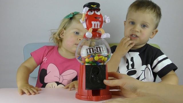 Прикольная игрушка Диспенсер (Дозатор) Эмемдемс с Конфетками M&M's Candy Dispenser