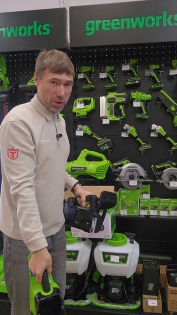Почему у цепной пилы ручка сверху? GreenWorks GD40TCS