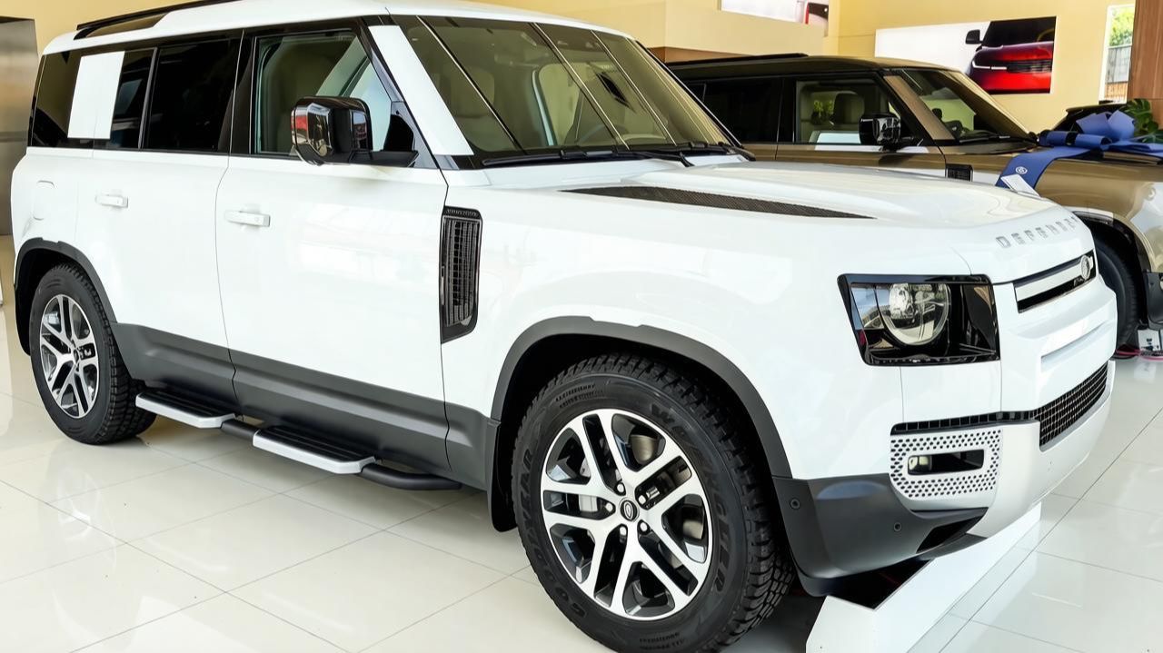 НОВЫЙ Land Rover Defender 2026 года — идеальный внедорожник под ваши задачи. Обзор автомобилей.