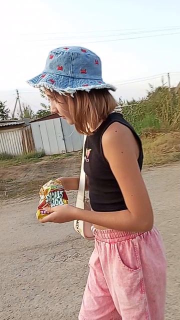 Арина пообещала поцеловать славу
