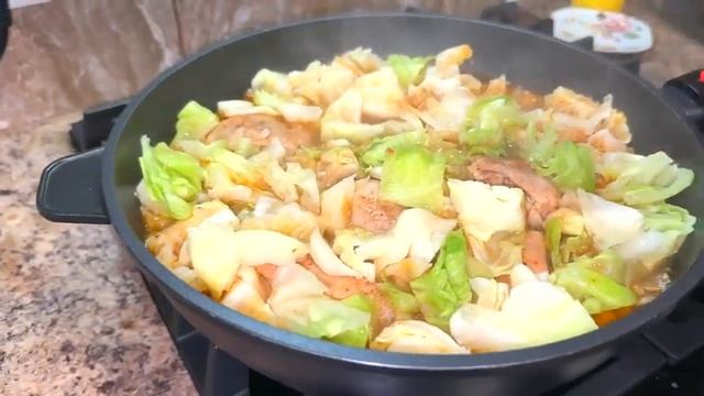Молодая капуста с курицей - объеденье.