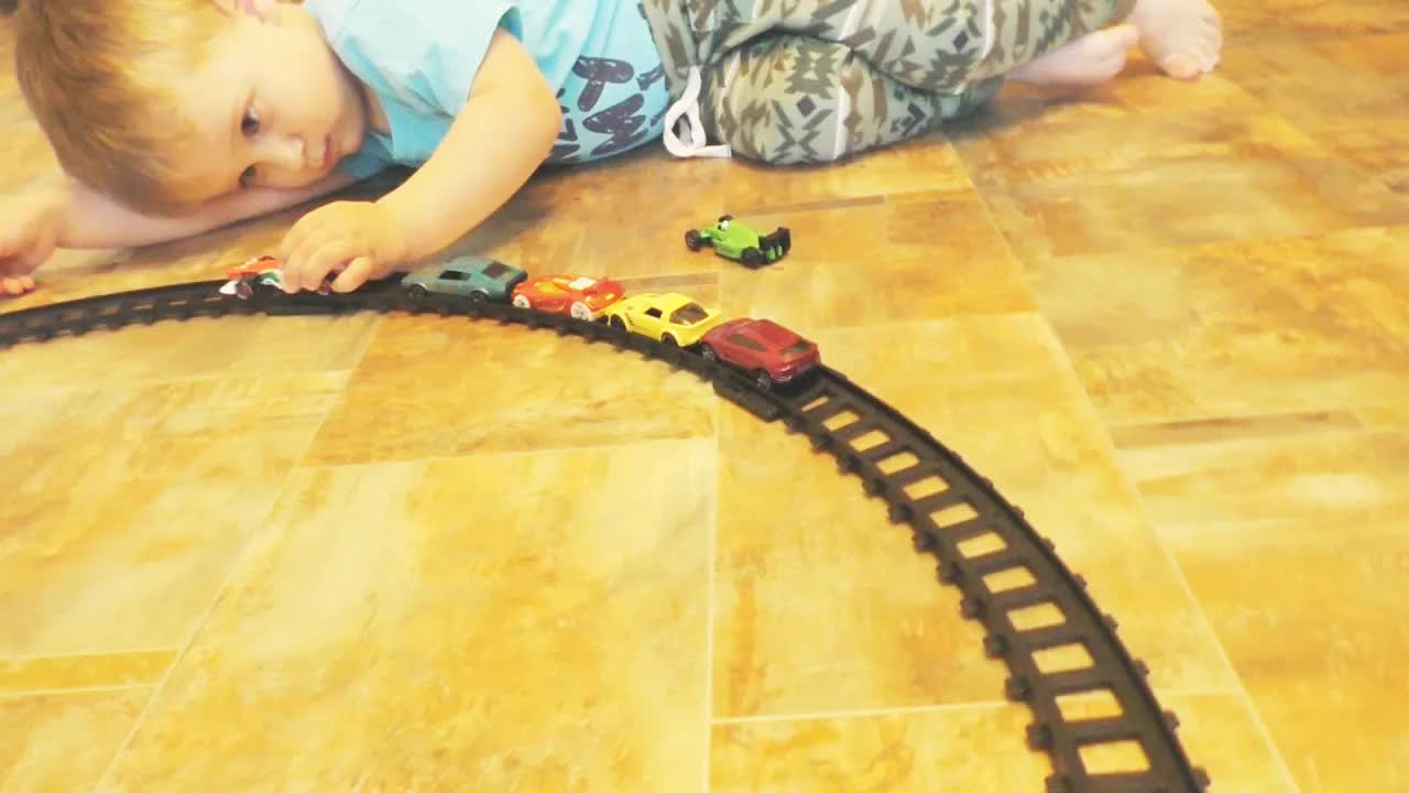 ★ Паровозик из машинок Hot Wheels Train From Hot Wheels Развлечение для детей Entertainment For Kids