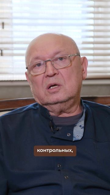 В повседневной жизни я предпочитаю воду сладким напиткам.
