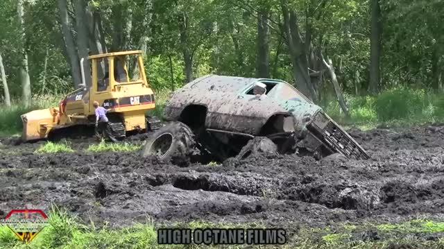 ВНЕДОРОЖНИКИ ТОНУТ В ЖИЖЕ! Безумные гонки по грязи