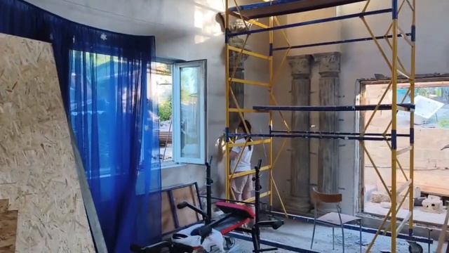 Ребята продолжают строить детский центр в Мариуполе